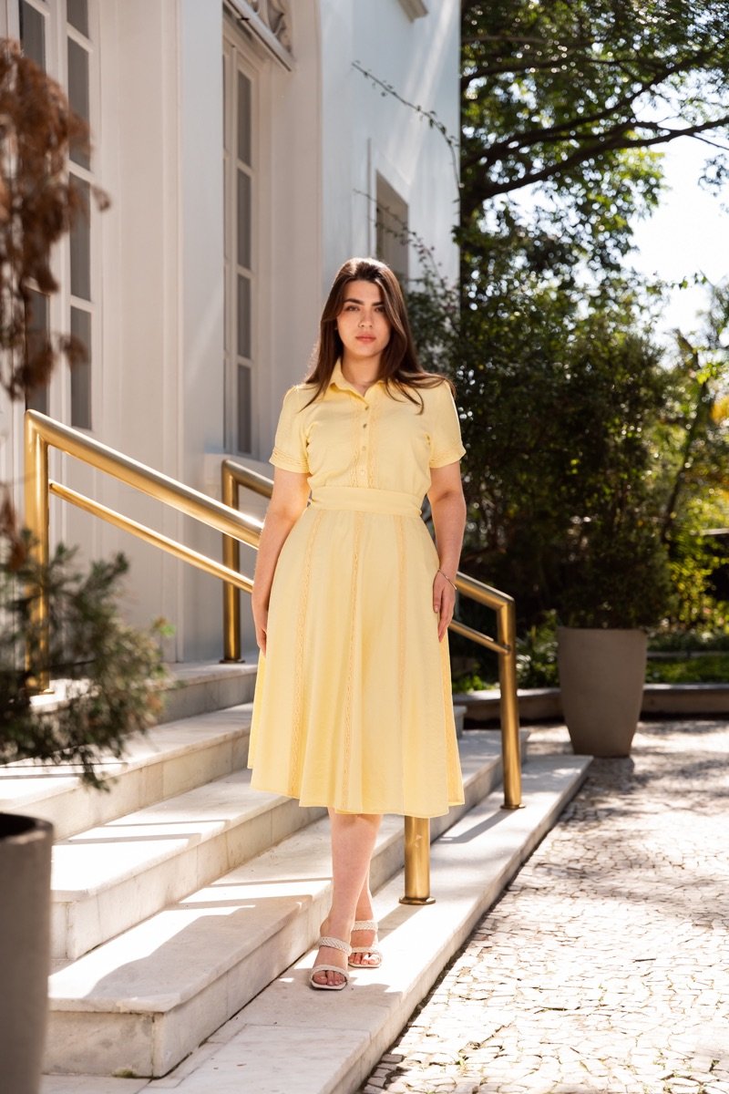 vestido curto estampado girassol